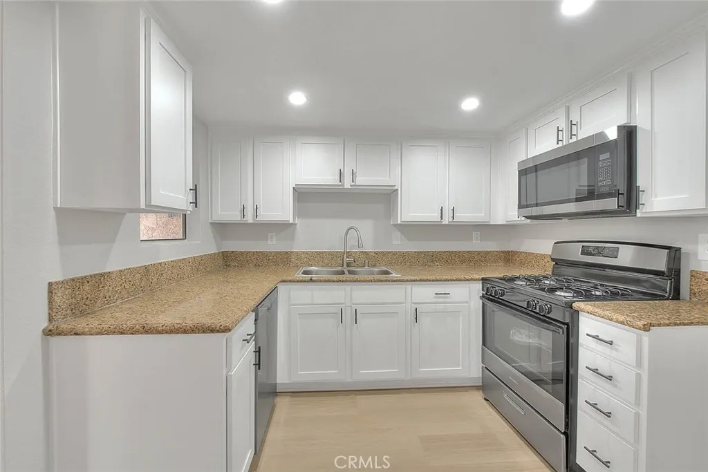 1333 Massachusetts Avenue 201, Riverside, California 92507 home-pic-17