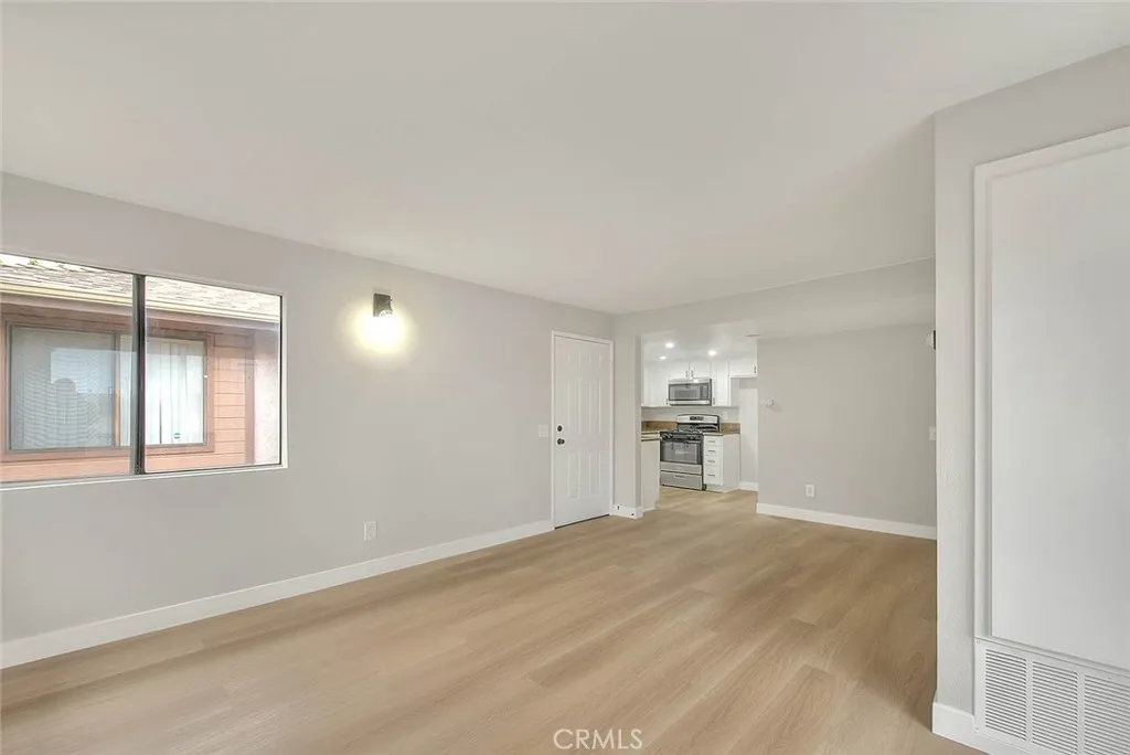 1333 Massachusetts Avenue 201, Riverside, California 92507 home-pic-6