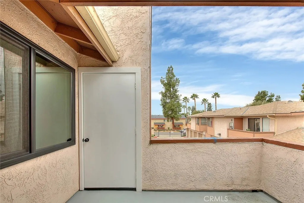 1333 Massachusetts Avenue 201, Riverside, California 92507 home-pic-12