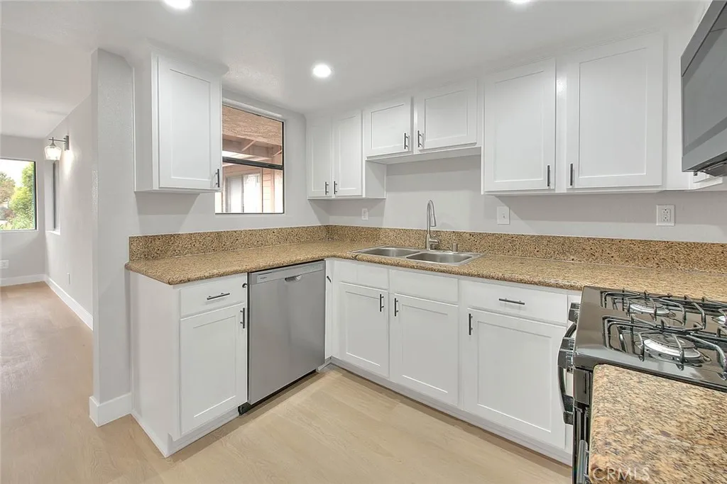 1333 Massachusetts Avenue 201, Riverside, California 92507 home-pic-14
