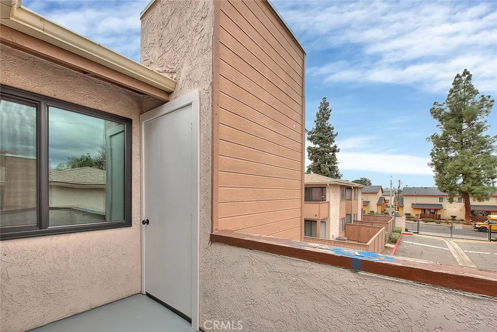 1333 Massachusetts Avenue 201, Riverside, California 92507 home-pic-11