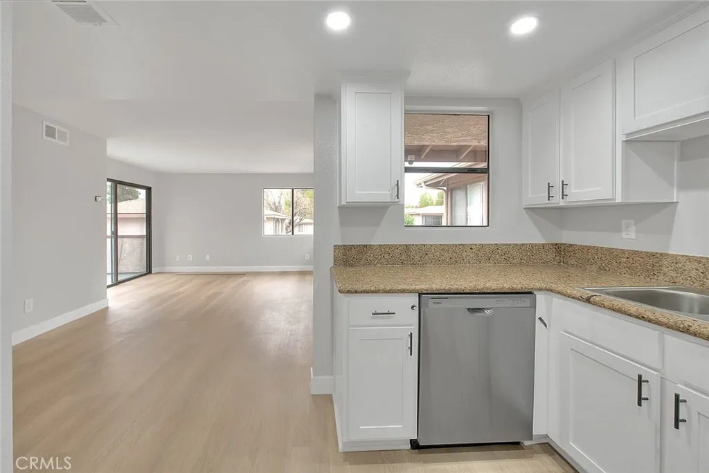 1333 Massachusetts Avenue 201, Riverside, California 92507 home-pic-15