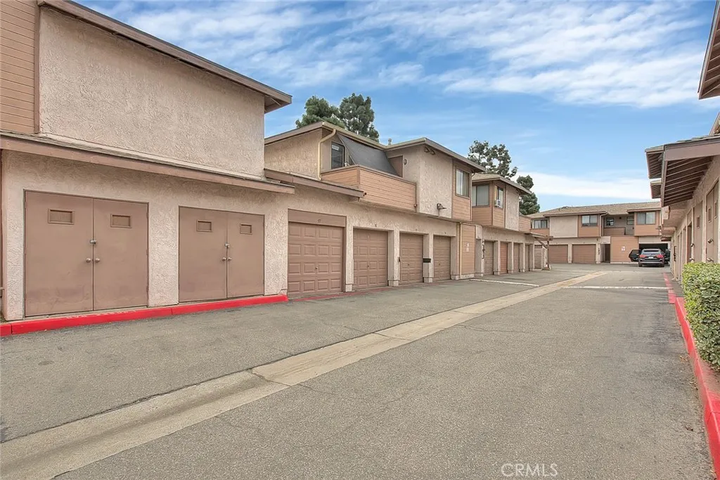 1333 Massachusetts Avenue 201, Riverside, California 92507 home-pic-4
