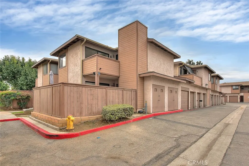 1333 Massachusetts Avenue 201, Riverside, California 92507 home-pic-3