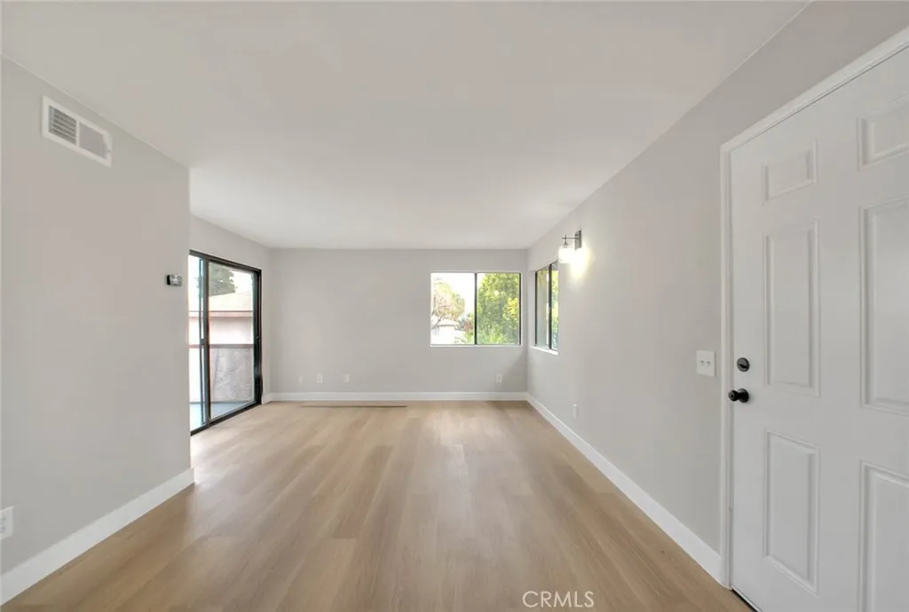1333 Massachusetts Avenue 201, Riverside, California 92507 home-pic-8