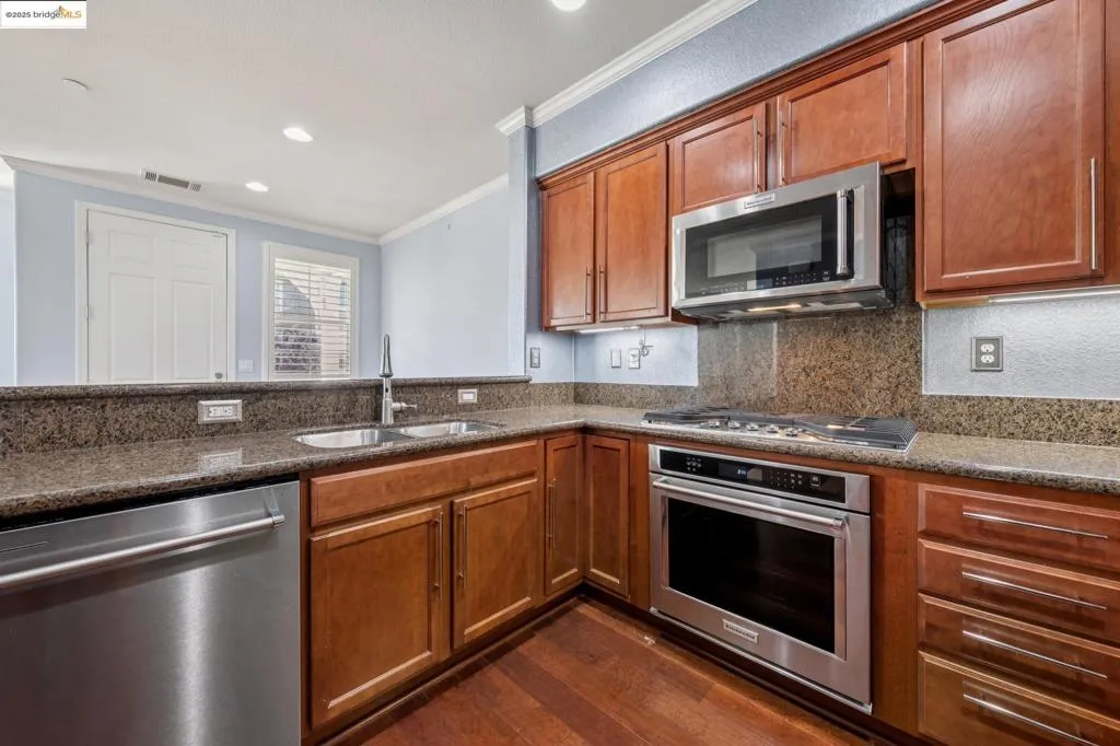 3401 Jetty Dr, Richmond, California 94804 home-pic-14