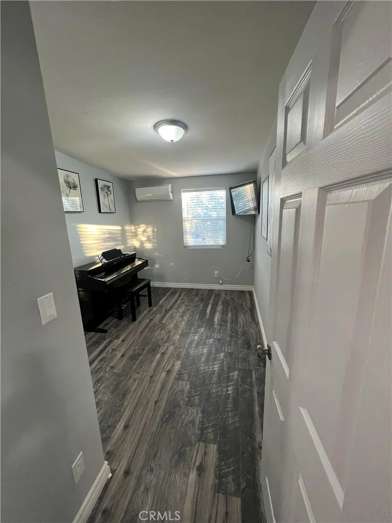 20240 Juniper, Apple Valley, California 92308 home-pic-4