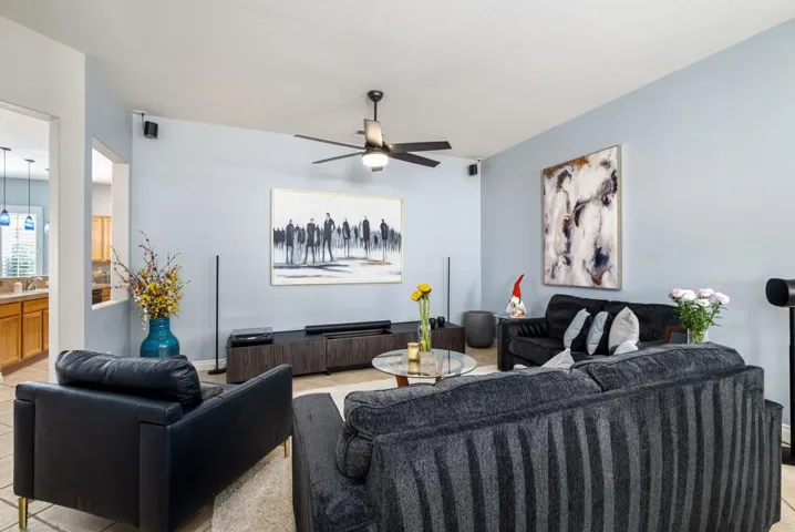 12-web-or-mls-LRRoyalTroon_OPMG_0225_012