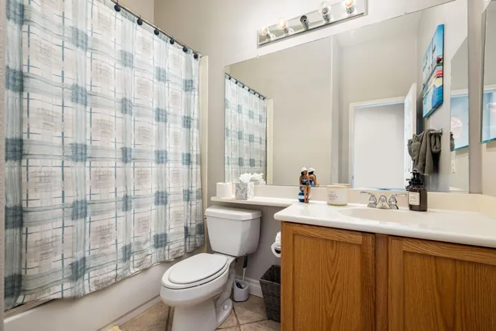 34-web-or-mls-LRRoyalTroon_OPMG_0225_034