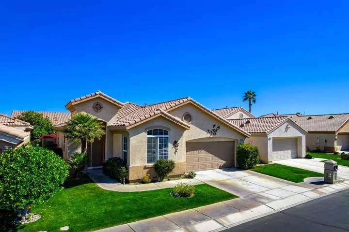 2-web-or-mls-LRRoyalTroon_OPMG_0225_002