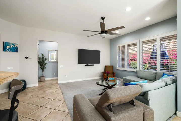 17-web-or-mls-LRRoyalTroon_OPMG_0225_017