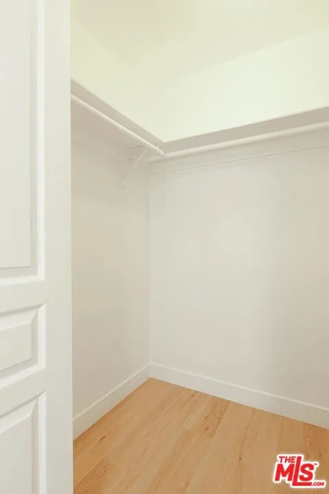 1633 S Bentley Avenue 204, Los Angeles, California 90025 home-pic-26