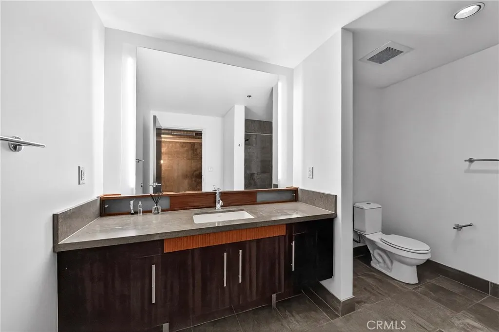 1100 S Hope Street 911, Los Angeles, California 90015 home-pic-7