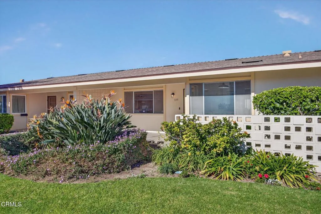 135 E Fiesta Green, Port Hueneme, California 93041 home-pic-2
