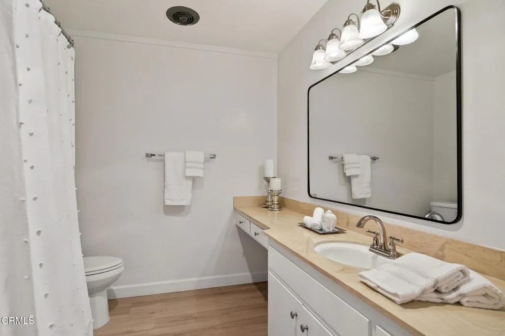 135 E Fiesta Green, Port Hueneme, California 93041 home-pic-33