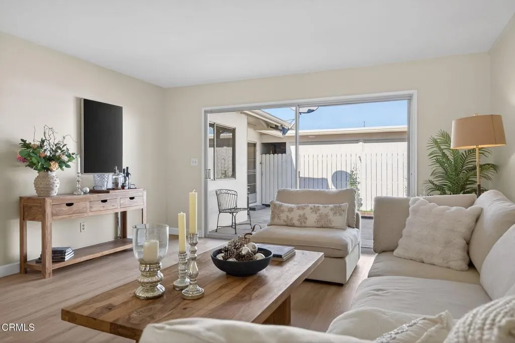 135 E Fiesta Green, Port Hueneme, California 93041 home-pic-8