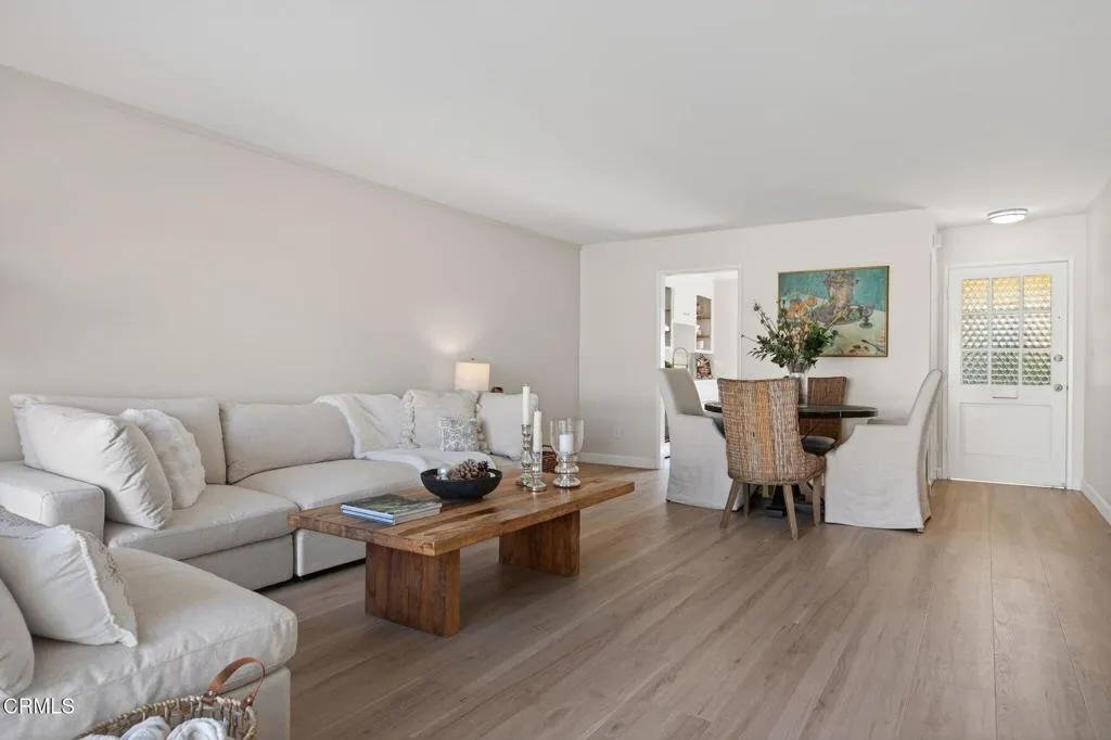 135 E Fiesta Green, Port Hueneme, California 93041 home-pic-4
