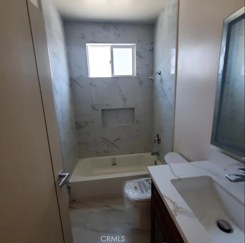 3765 Globe, Los Angeles, California 90066 home-pic-22