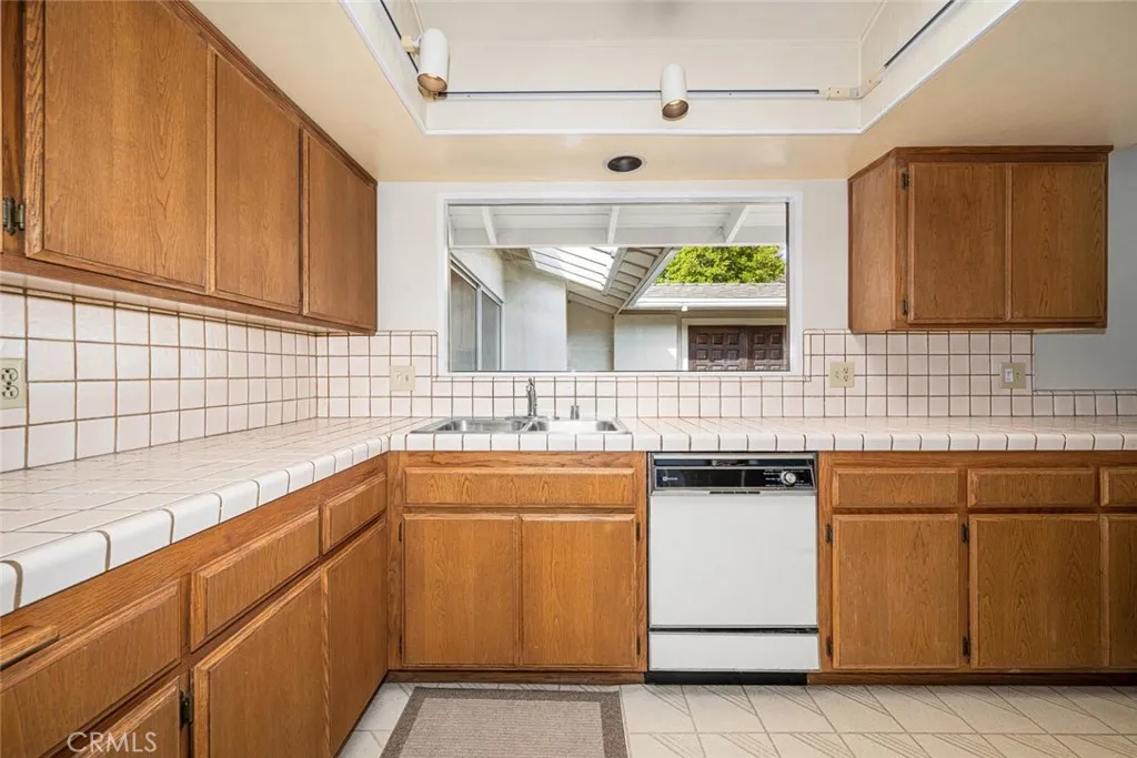 11272 Wembley Road, Rossmoor, California 90720 home-pic-25