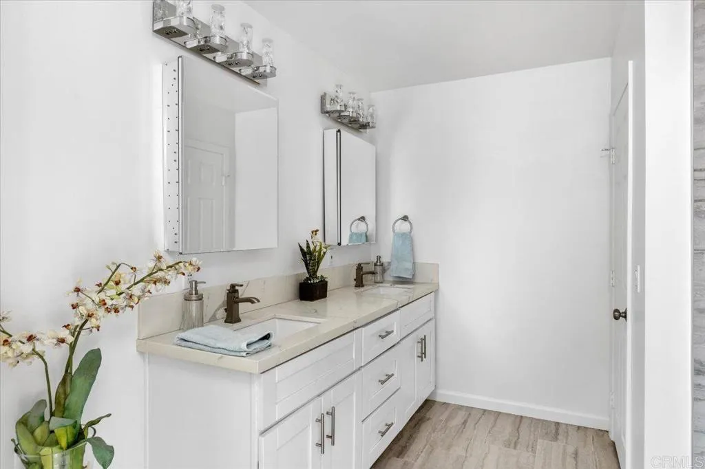 1971 Bernardo Avenue, Escondido, California 92025 home-pic-24