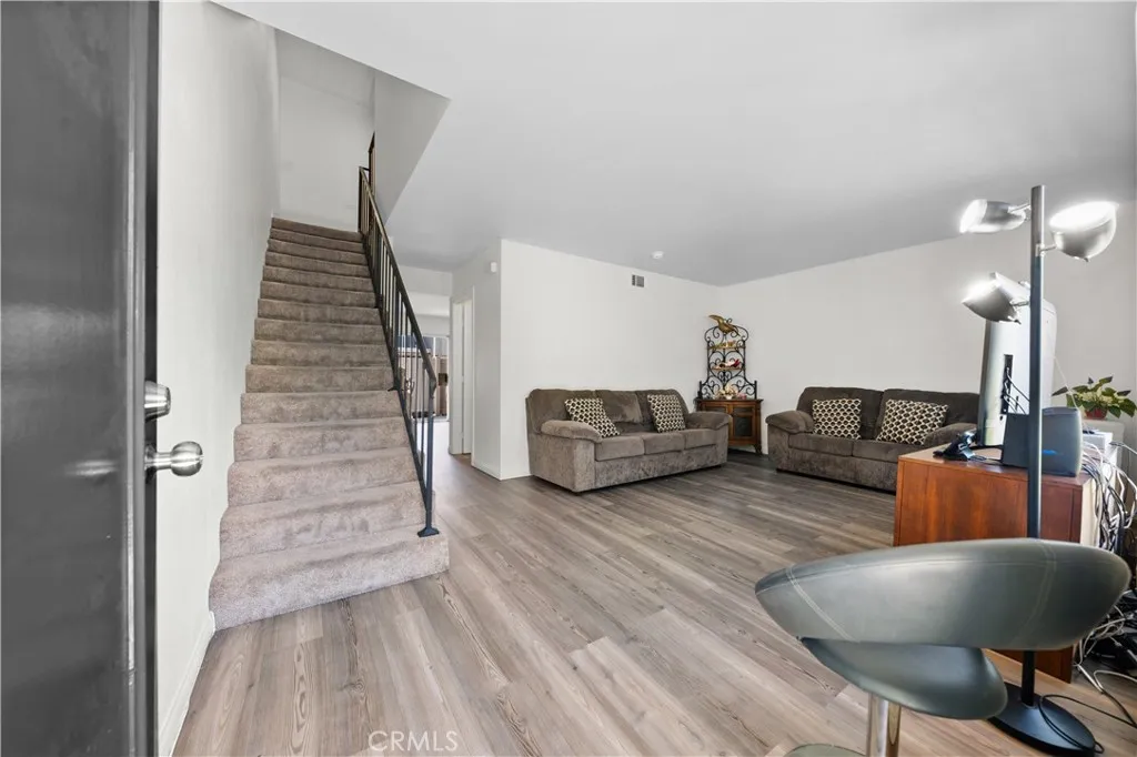 2680 La Paloma Circle, Thousand Oaks, California 91360 home-pic-1