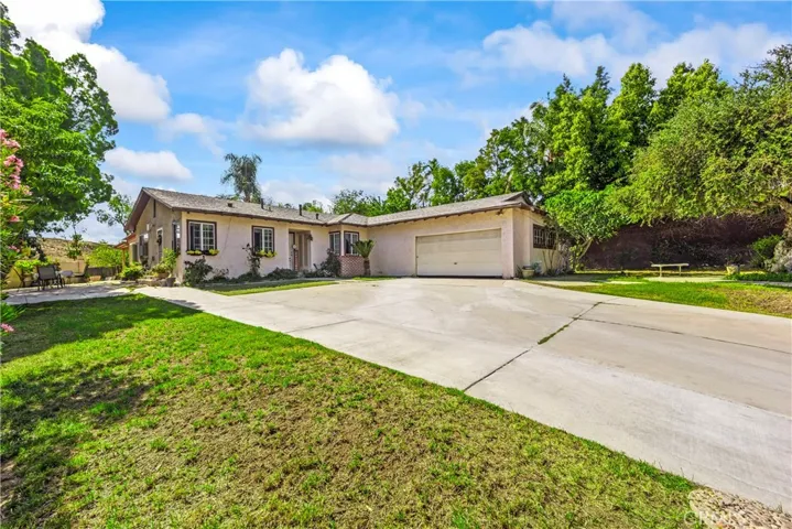 822 Corona, Corona, California 92879