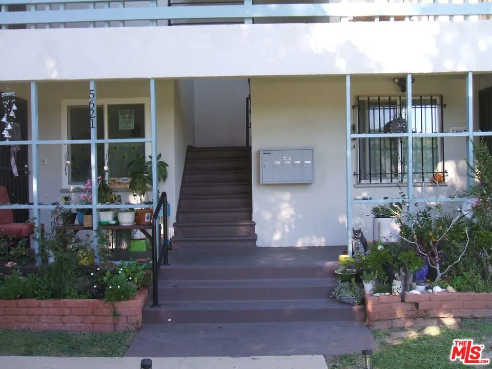 5619 1/2 W Clemson Street 1/2, Los Angeles, California 90016 home-pic-0