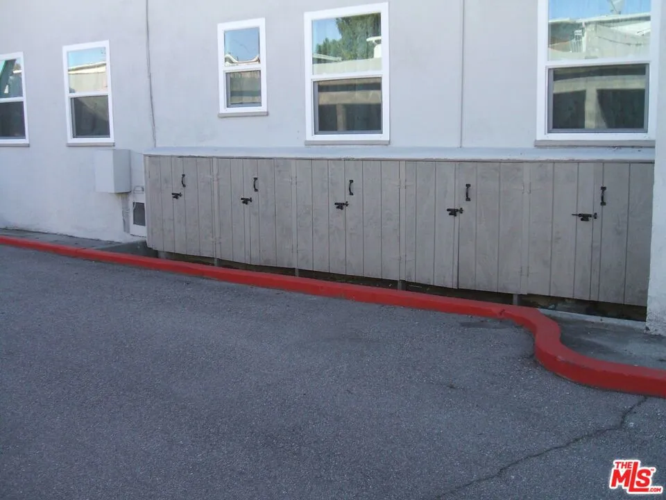 5619 1/2 W Clemson Street 1/2, Los Angeles, California 90016 home-pic-2