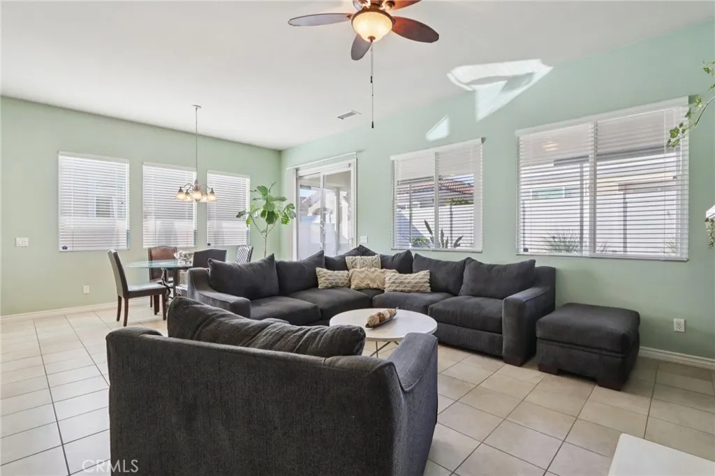 1641 1641 Via Borrego, Hemet, California 92545 home-pic-6