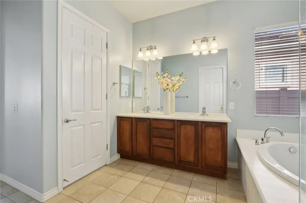 1641 1641 Via Borrego, Hemet, California 92545 home-pic-25