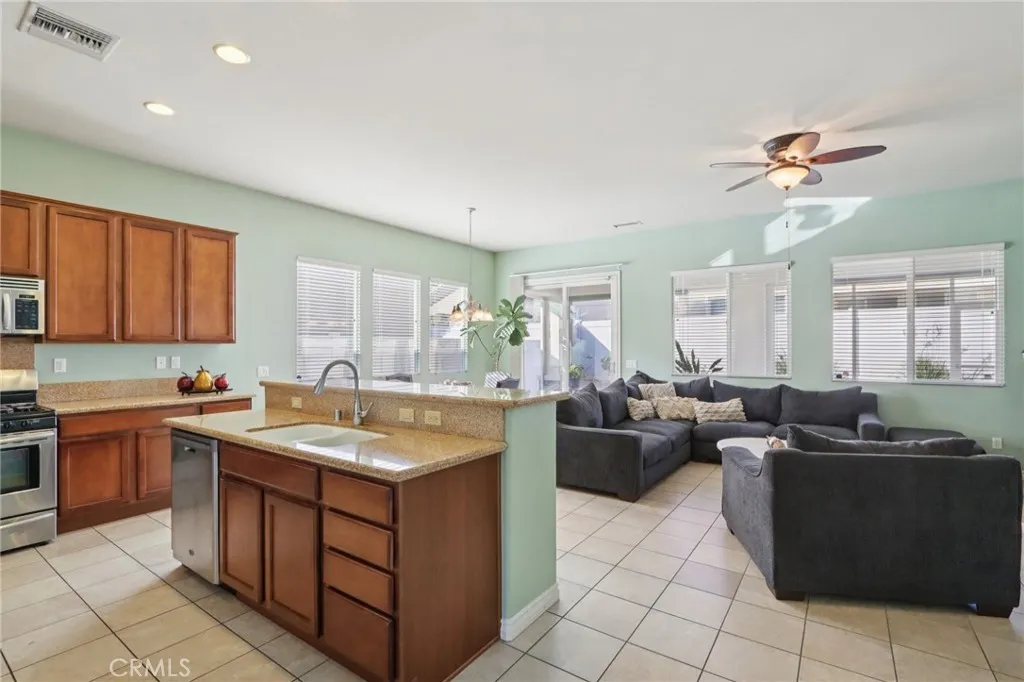1641 1641 Via Borrego, Hemet, California 92545 home-pic-13
