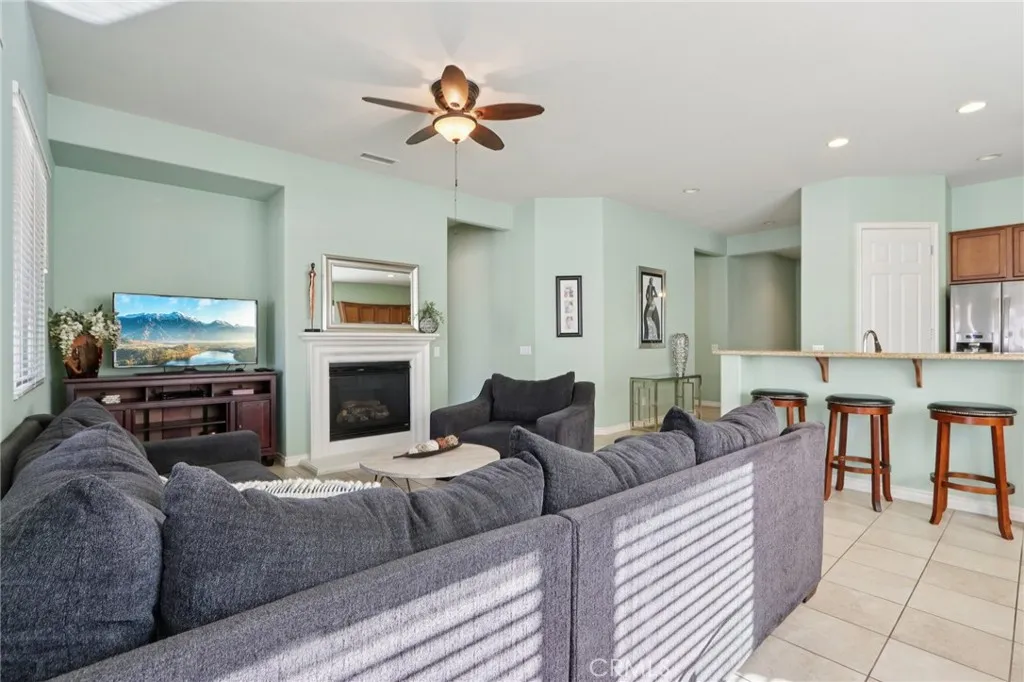 1641 1641 Via Borrego, Hemet, California 92545 home-pic-9