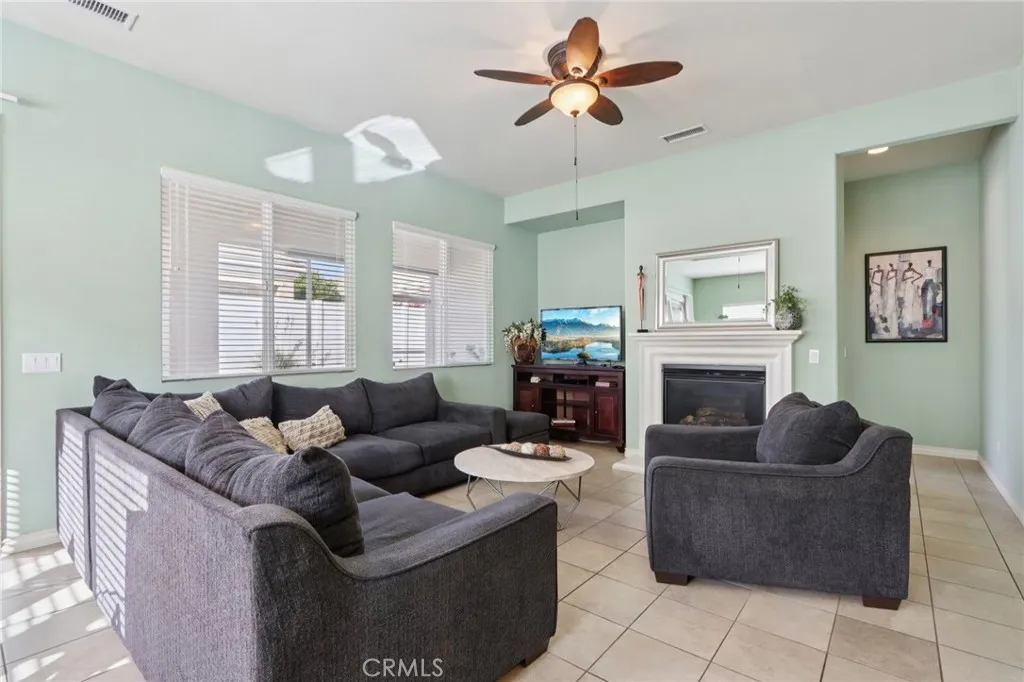 1641 1641 Via Borrego, Hemet, California 92545 home-pic-8