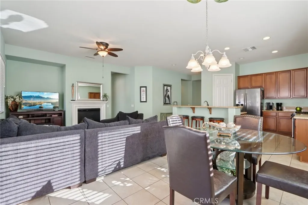 1641 1641 Via Borrego, Hemet, California 92545 home-pic-12