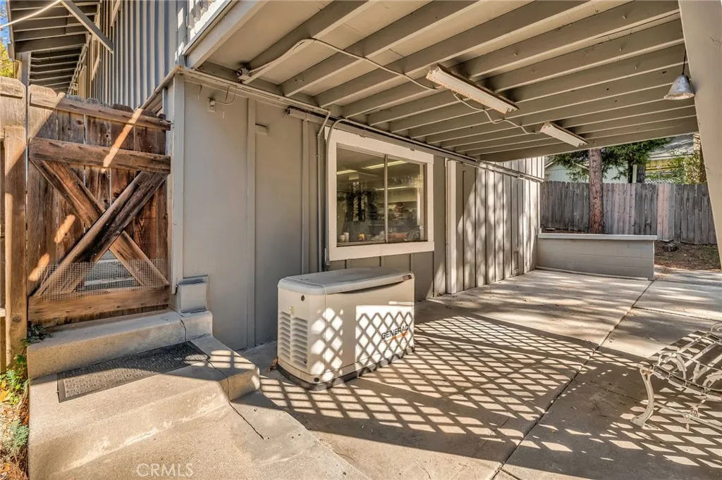 23023 Oak Lane, Crestline, California 92325 home-pic-36