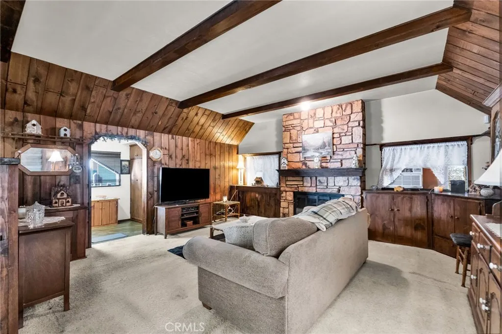 23023 Oak Lane, Crestline, California 92325 home-pic-6