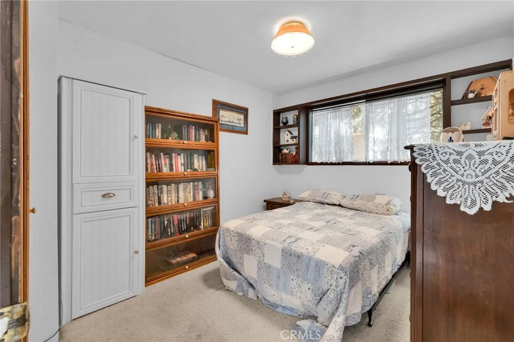 23023 Oak Lane, Crestline, California 92325 home-pic-17