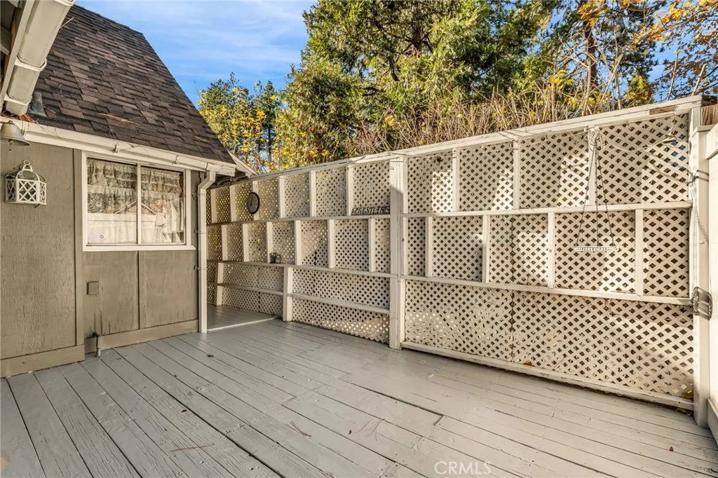 23023 Oak Lane, Crestline, California 92325 home-pic-23