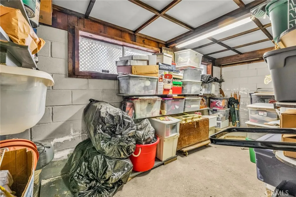 23023 Oak Lane, Crestline, California 92325 home-pic-30