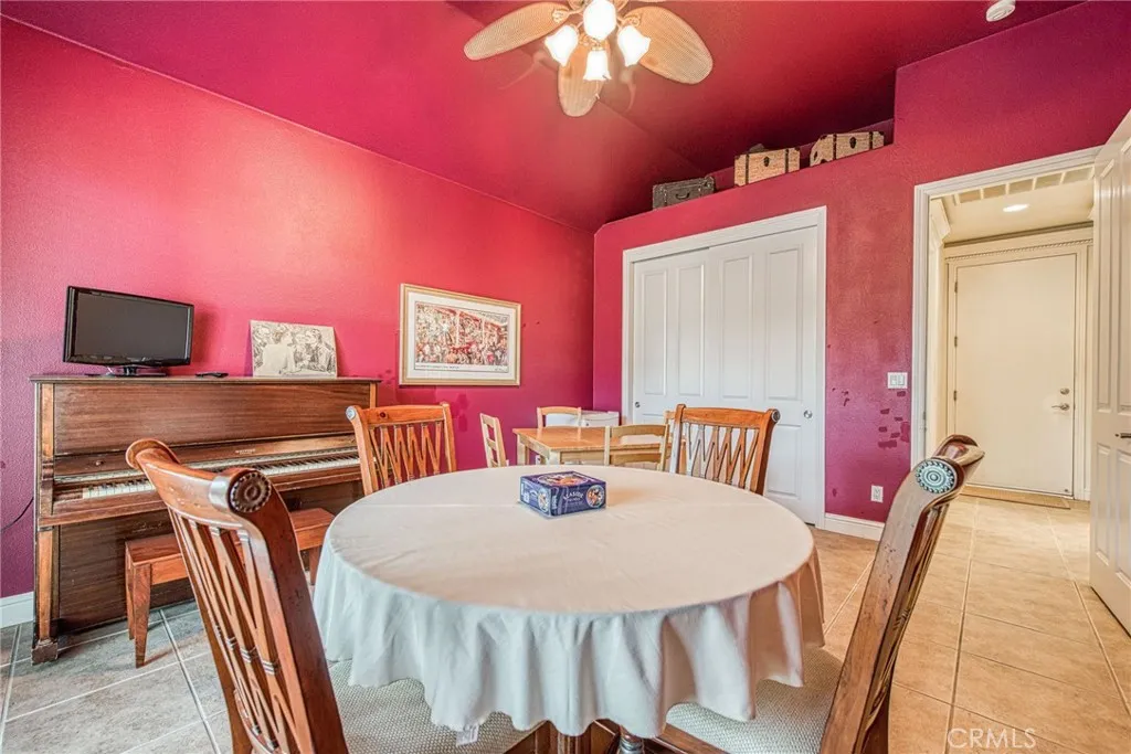 7730 Gilroy Avenue, Fresno, California 93722 home-pic-29