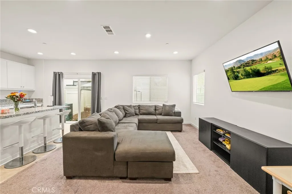 27166 Canyon Rock Court, Moreno Valley, California 92555 home-pic-6