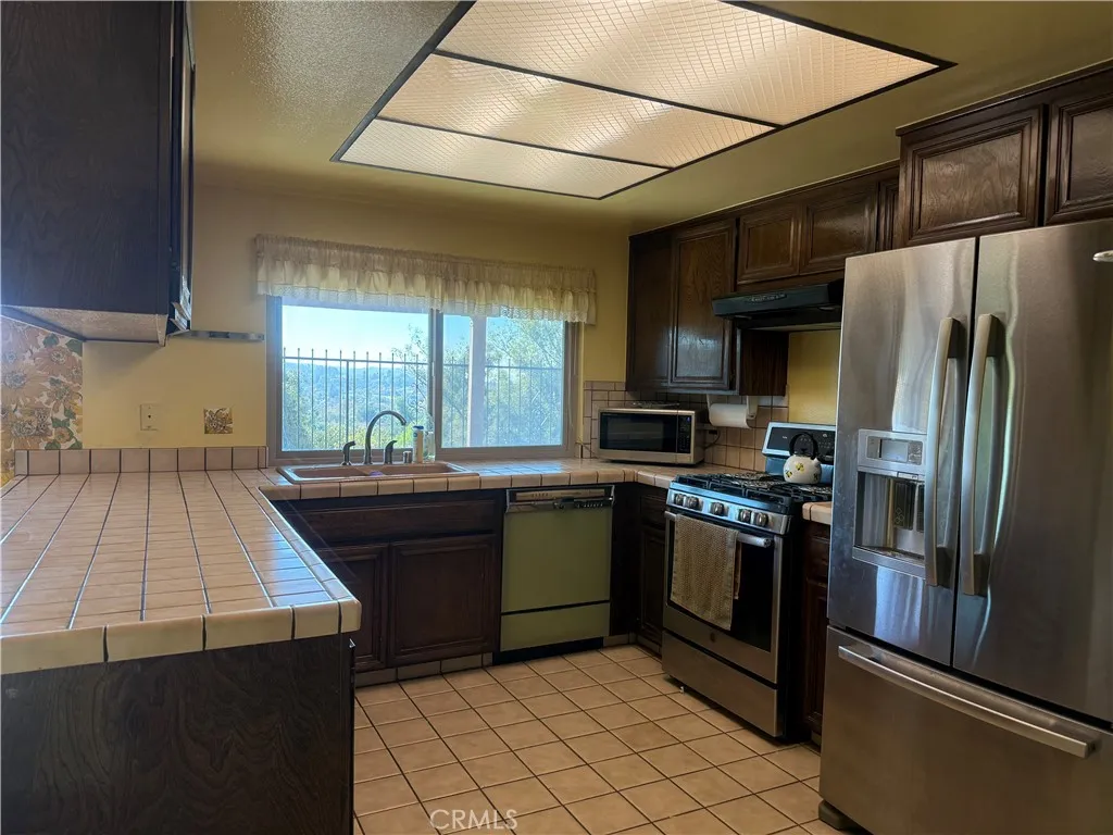 1633 Calle De Armonia, San Dimas, California 91773 home-pic-10