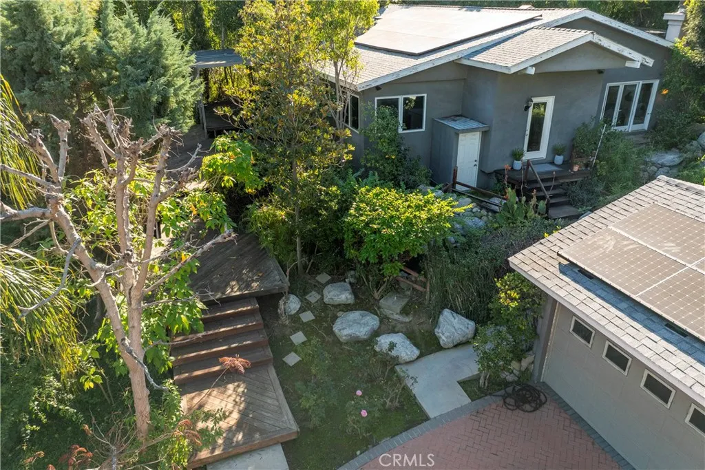 5653 Shirley Avenue, Tarzana, California 91356 home-pic-1