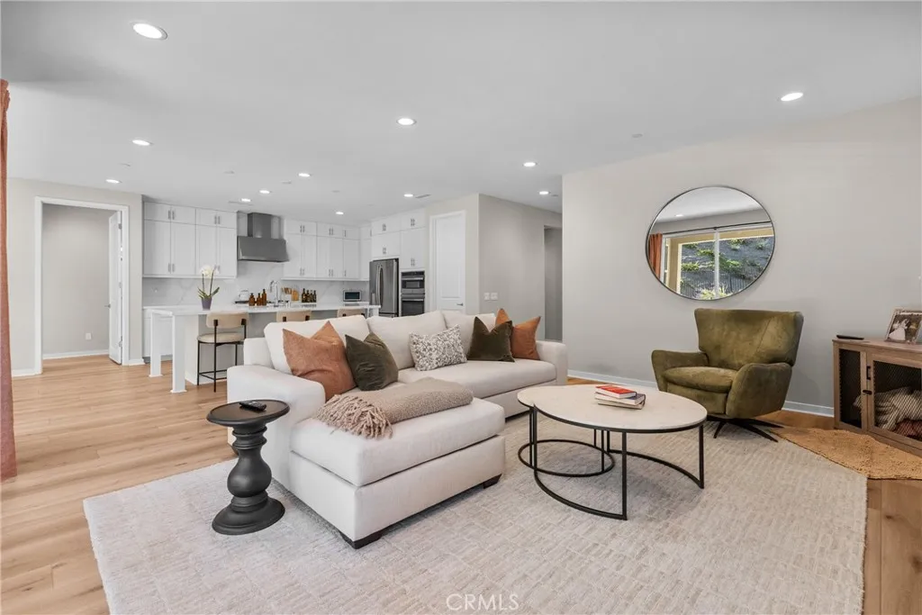 28332 Clarion, Canyon Country, California 91350 home-pic-7