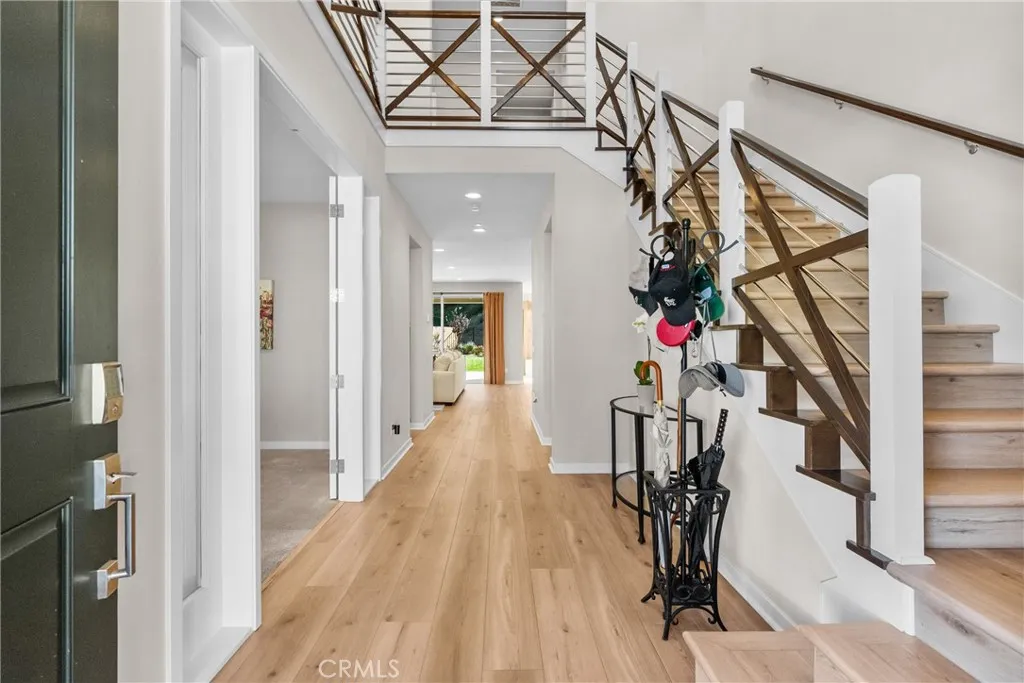 28332 Clarion, Canyon Country, California 91350 home-pic-2