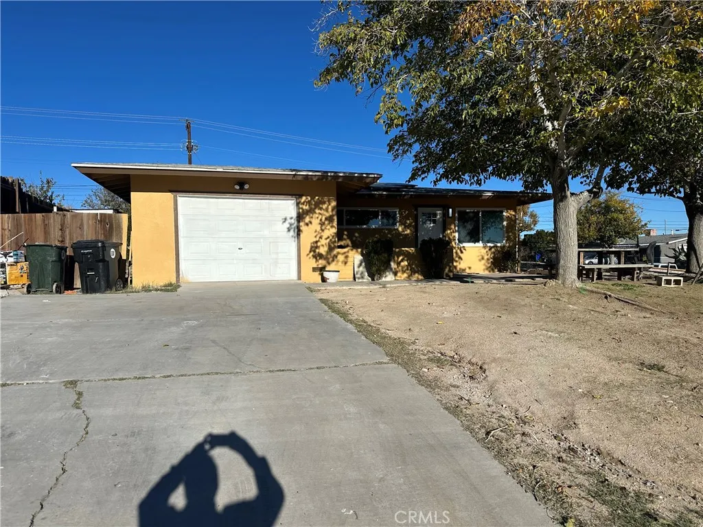 15059 Tatum Court, Victorville, California 92395 home-pic-2