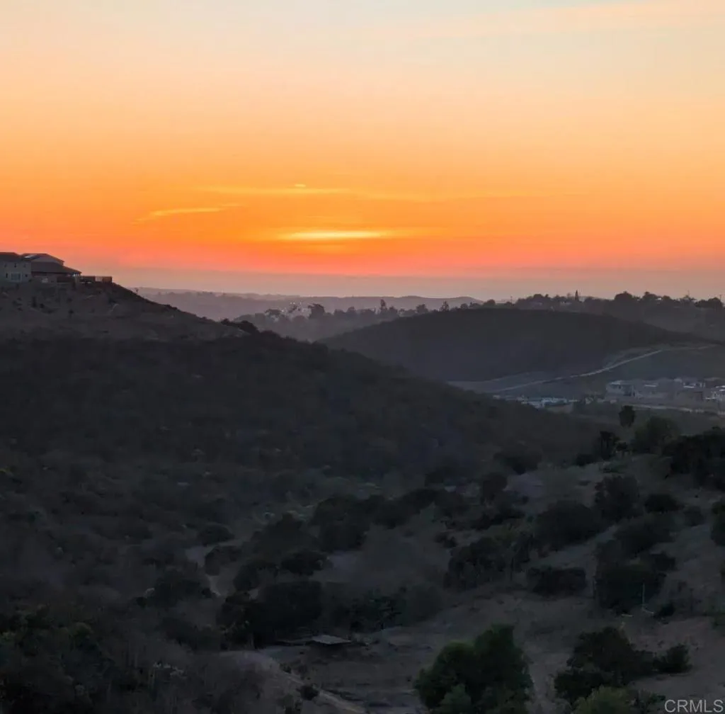 1925 Robinhood Road, Vista, California 92084 home-pic-61