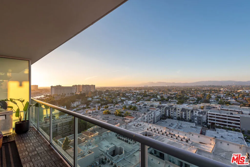 13700 Marina Pointe Drive 1520, Marina Del Rey, California 90292 home-pic-7