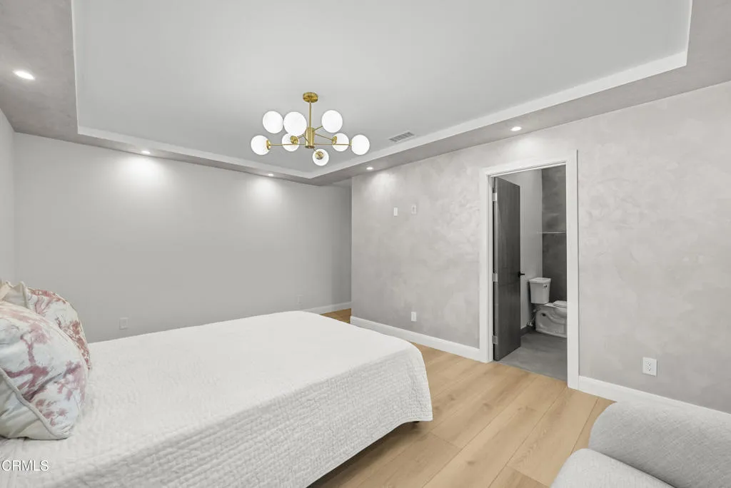 14145 Weddington Street, Los Angeles, California 91401 home-pic-20