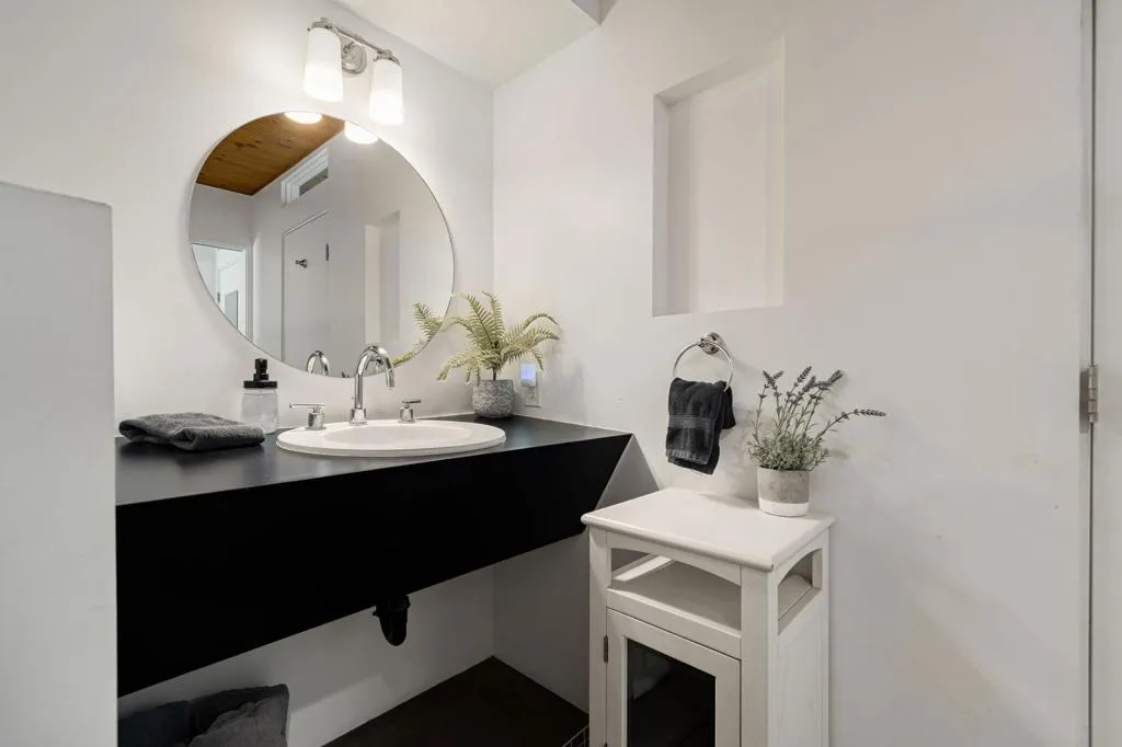 623 Desert Way, Palm Springs, California 92264 home-pic-14